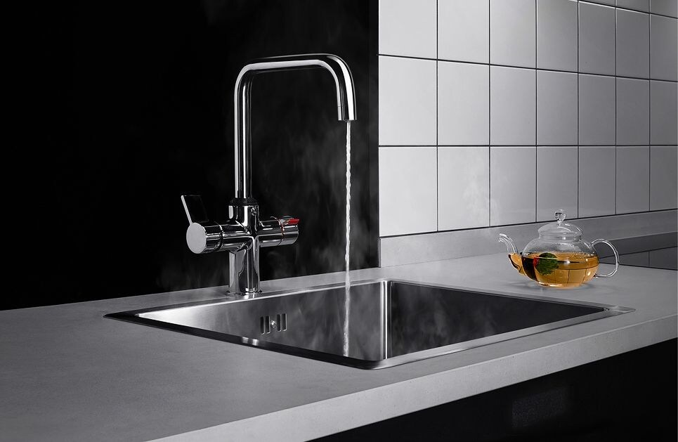 L’eau bouillante au robinet. L’eau bouillante au robinet.