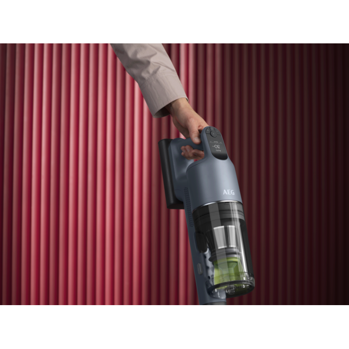 The 9000 Cordless cleaner: Pistol grip, balanced for less fatigue