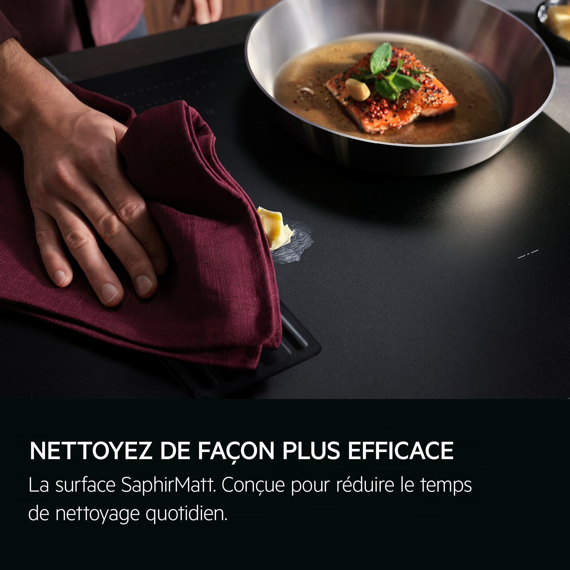 AEG - Taque avec hotte intégrée - PE6000S70