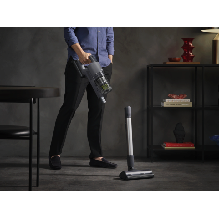 Switch to handheld with ease – the main unit stands on its own