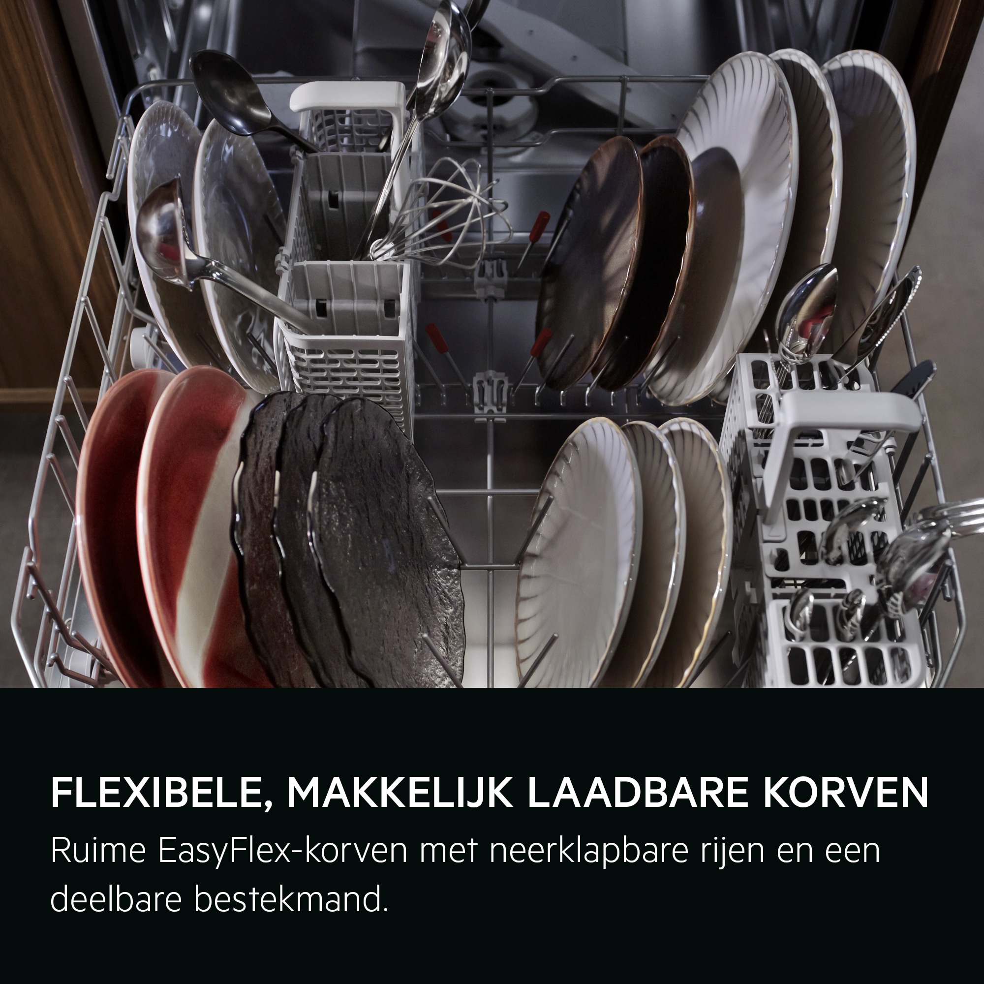 
            
            FLEXIBELE, MAKKELIJK LAADBARE KORVEN
          
           
            
            Ruime EasyFlex-korven met neerklapbare rijen en een deelbare bestekmand.
          
          