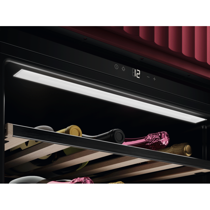 AEG - Cave à vin encastrable - NKW8P21KAT