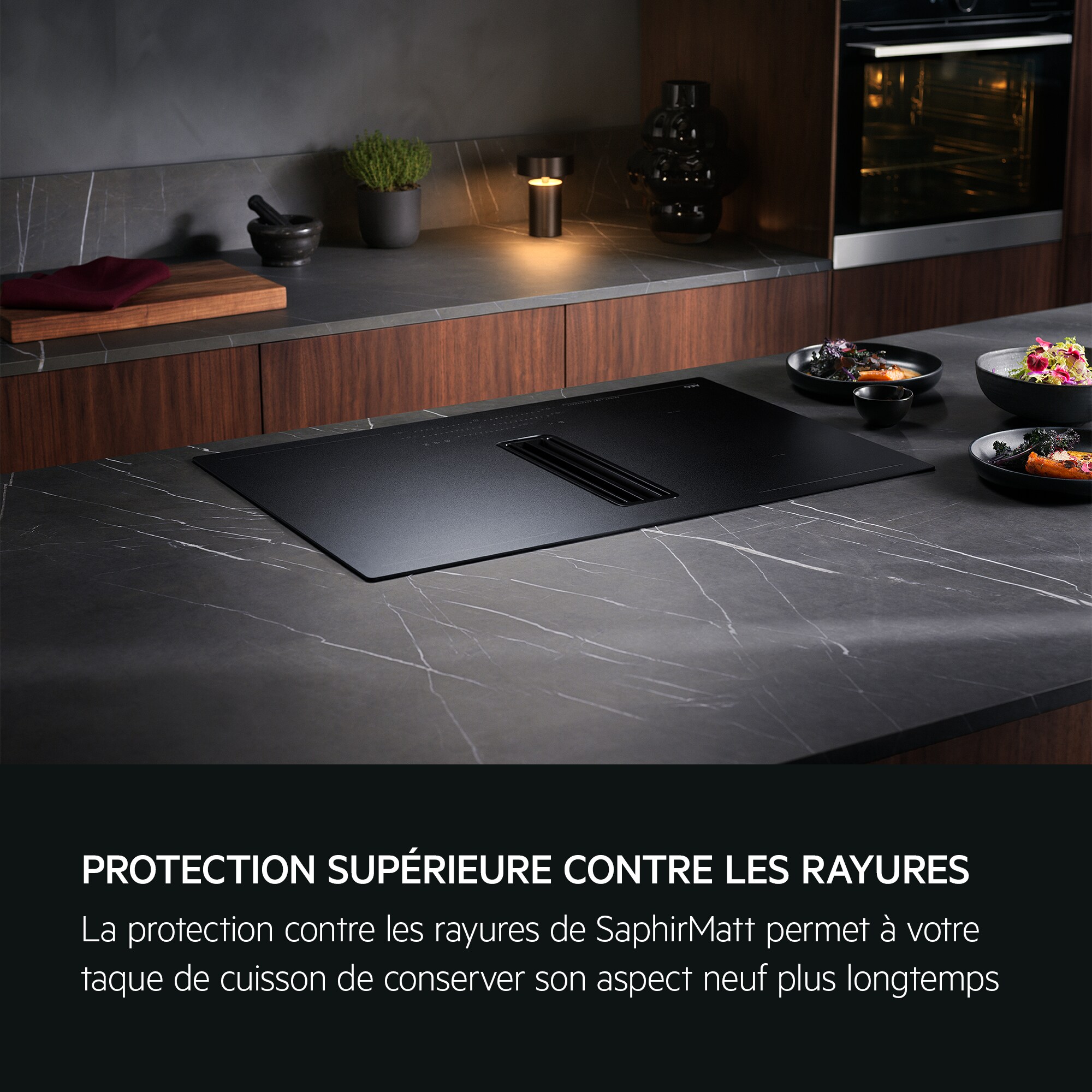 AEG - Taque avec hotte intégrée - PE6000S70