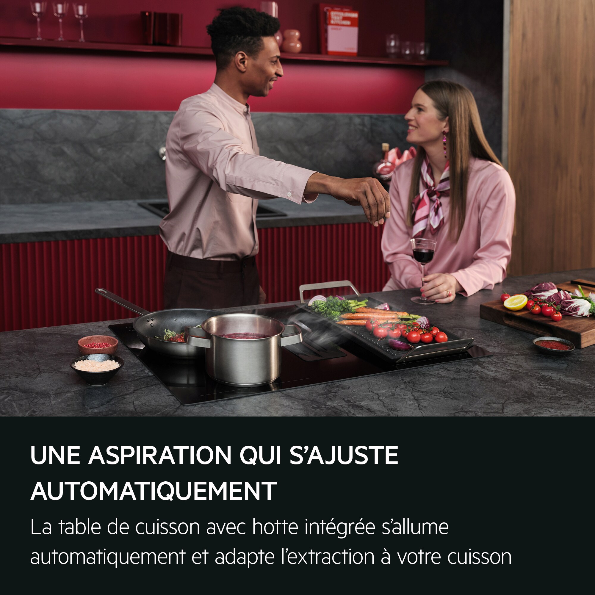 AEG - Taque avec hotte intégrée - NCH84B03CB