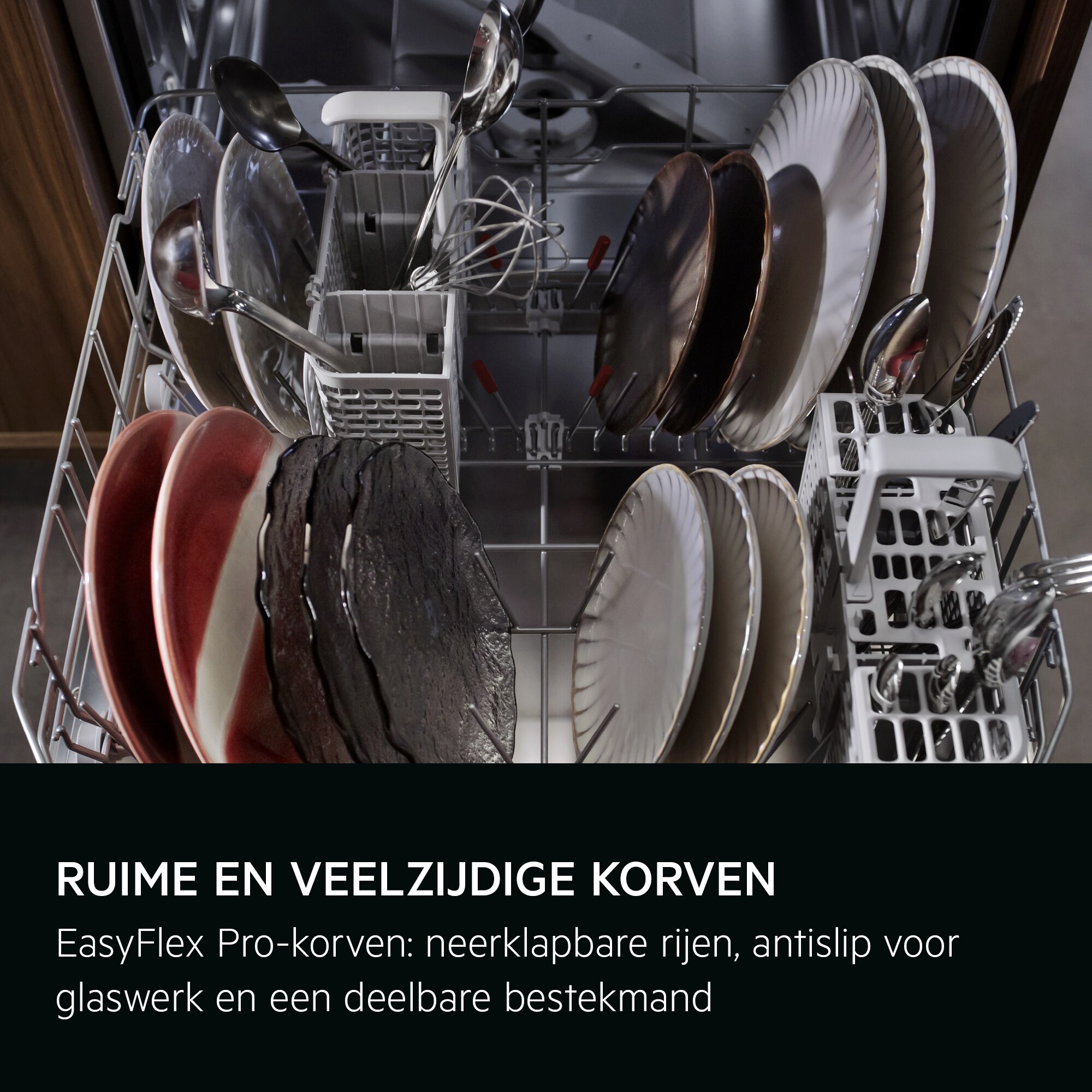 
            
            RUIME EN VEELZIJDIGE KORVEN
          
           
            
            EasyFlex Pro-korven: neerklapbare rijen, antislip voor glaswerk en een deelbare bestekmand
          
          