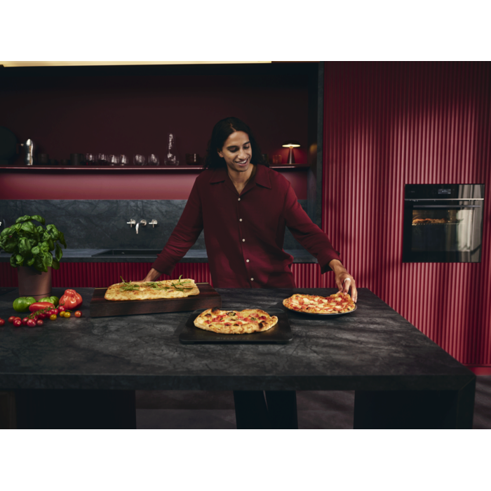 Pizza Expert oven bakes delicious traditional Neapolitan pizzas and breads in 2,5 min 