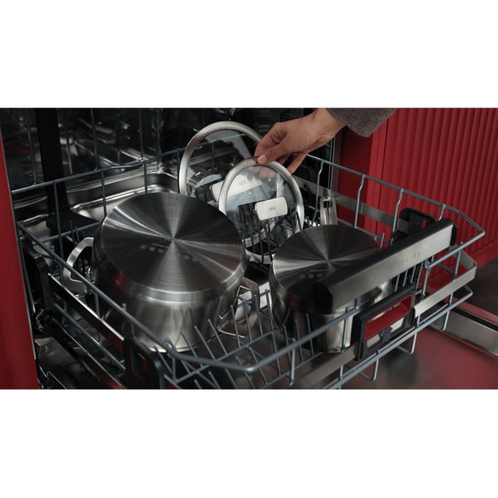 No food residue sticks to the cookware for effortless clean-ups.