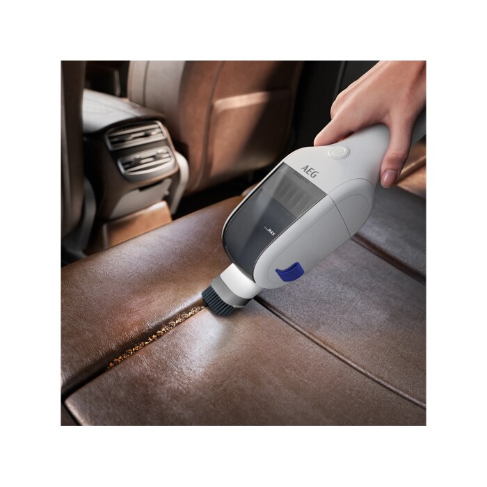The small dusting brush gently cleans uneven or delicate surfaces, such as crevices in cars.