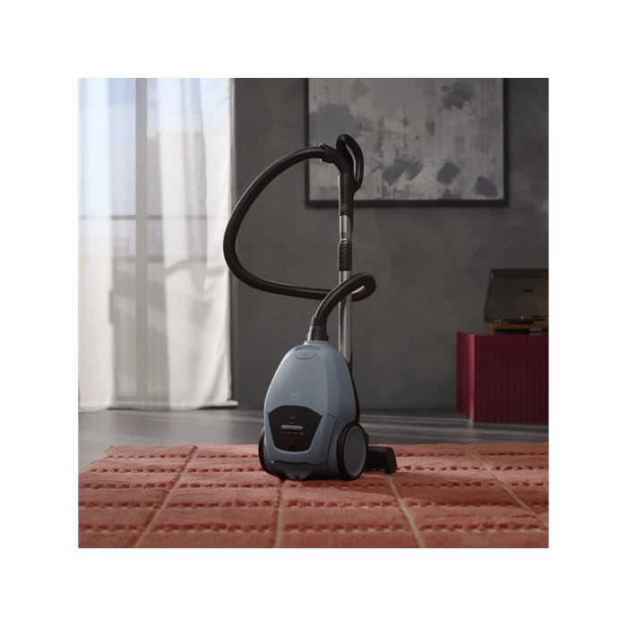 7000 Silent Bagged Cleaner. High performance, silent power.