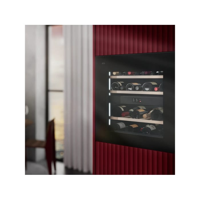 Adjustable LED lighting to display your wines beautifully.