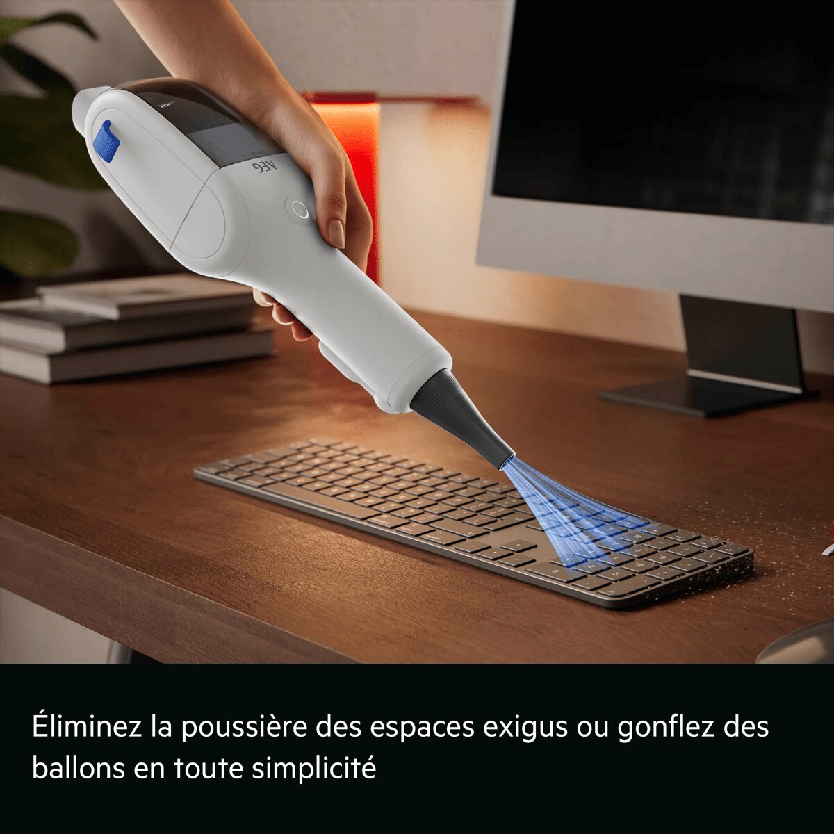 Éliminez la poussière des espaces exigus ou gonflez des ballons en toute simplicité