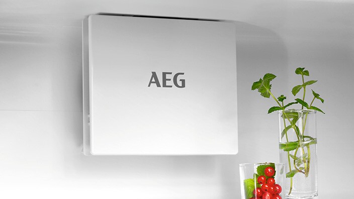 Aardbeien en melk in de keuken