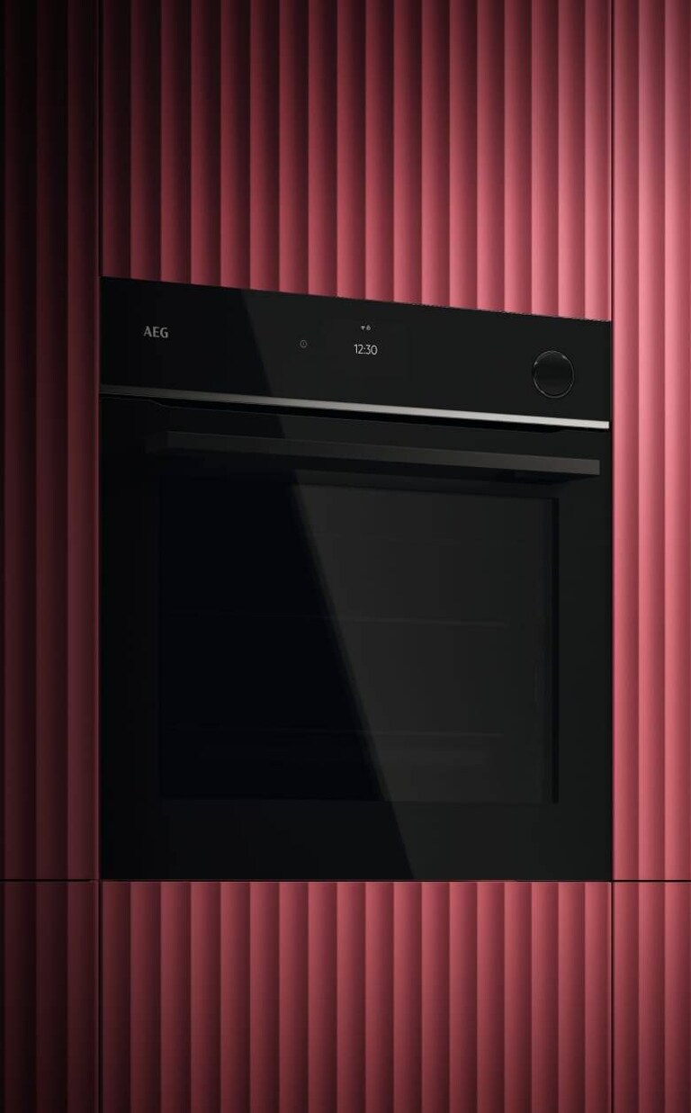 Een AEG oven in een keuken.
