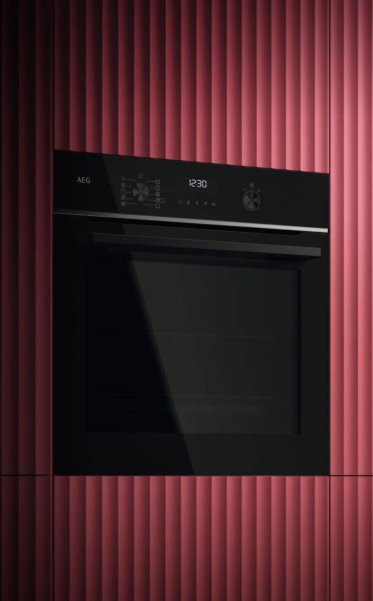 Een AEG oven in een keuken. 