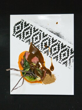 Une assiette gastronomique parfaitement dressée
