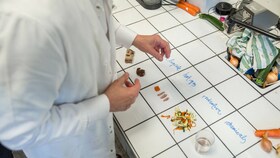 Hervé dans son laboratoire