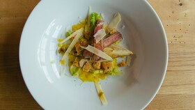 La salade César au bœuf Wagyu de Ludwig Maurer
