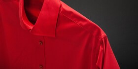 Une chemise rouge impeccable