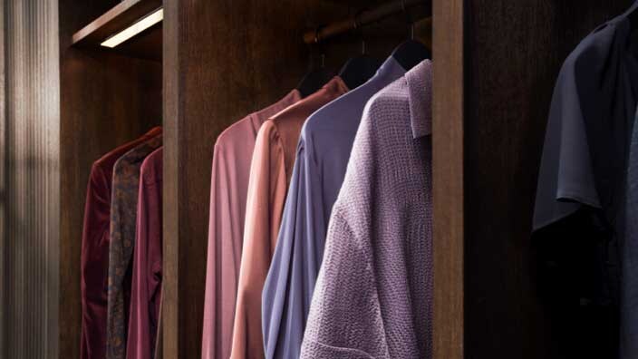 Kleren hangend aan rek