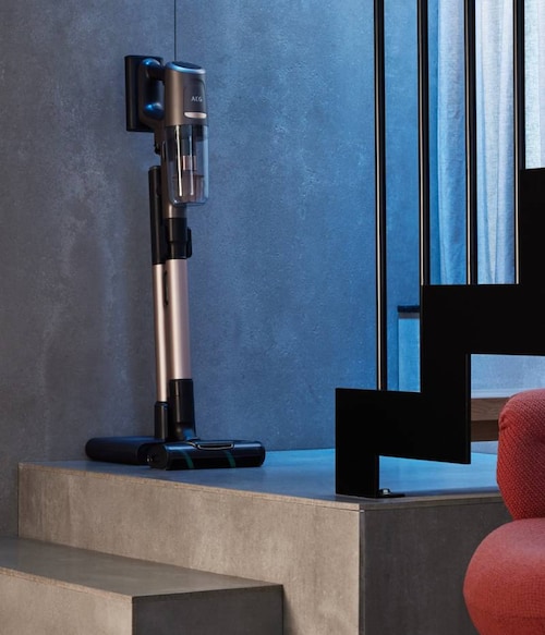 Aspirateur contre le mur