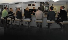 Mensen in een AEG Cooking Club