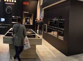 Pop-up showroom