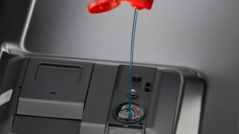 Waarom glansspoelmiddel in je vaatwasser gebruiken?